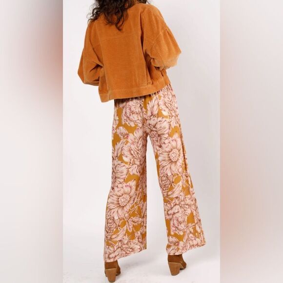 NWT Band of The Free Women’s Pull On Gold Floral Wide Leg Pants - Size Medium - Picture 2 of 9